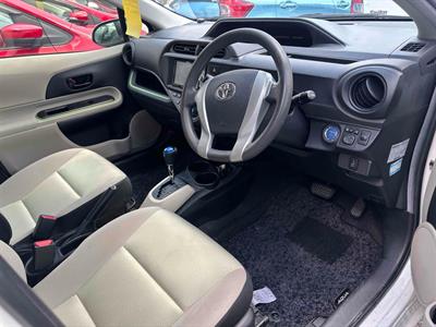 2013 Toyota Aqua - Thumbnail
