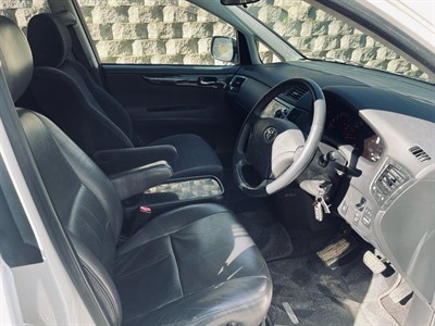 2006 Toyota IPSUM - Thumbnail