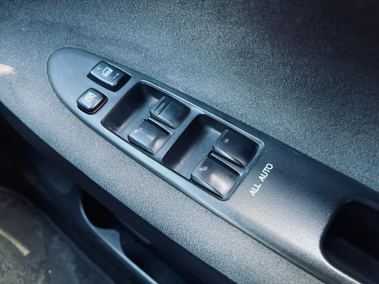 2006 Toyota IPSUM