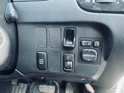 2006 Toyota IPSUM - Thumbnail