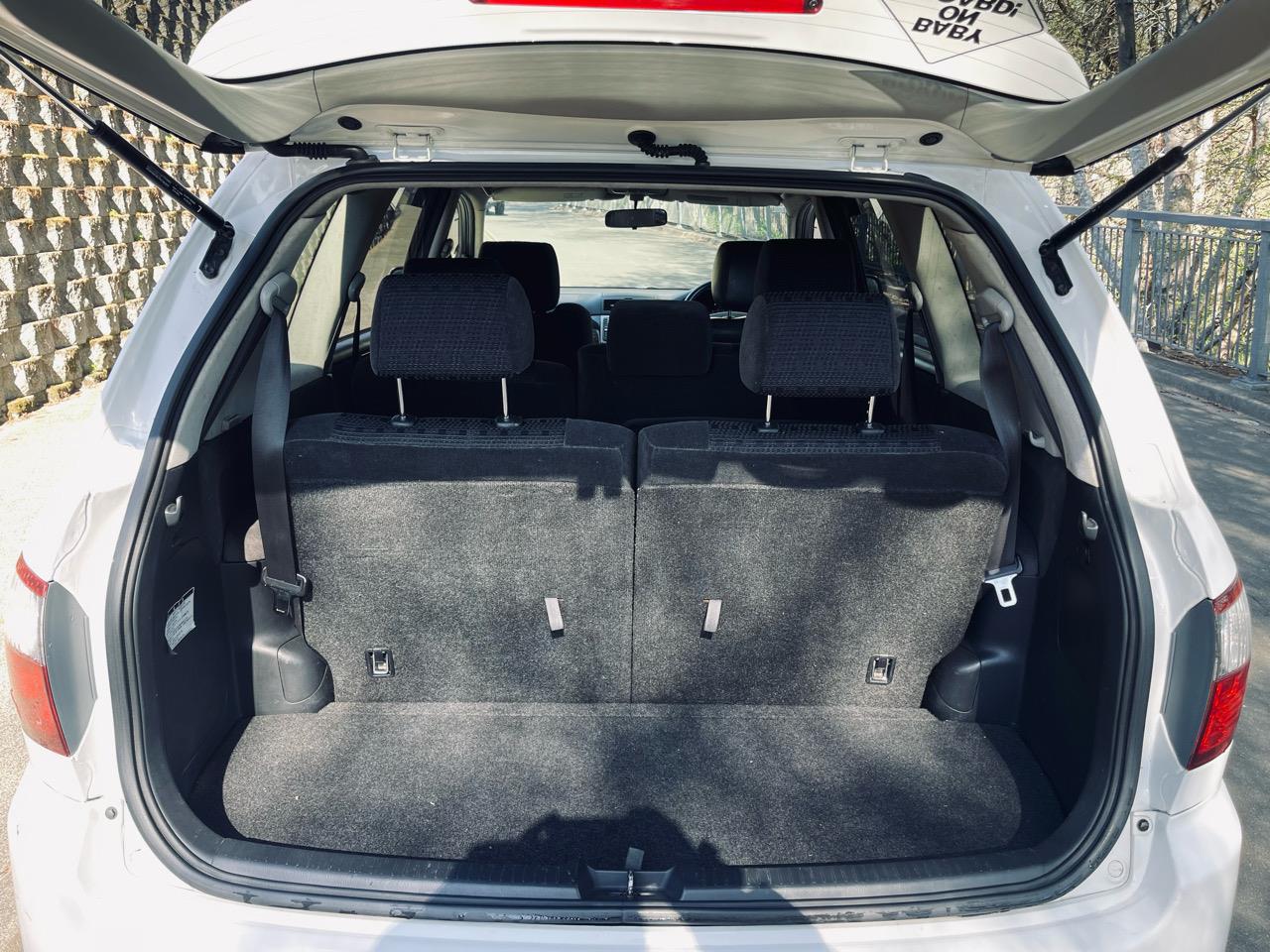 2006 Toyota IPSUM