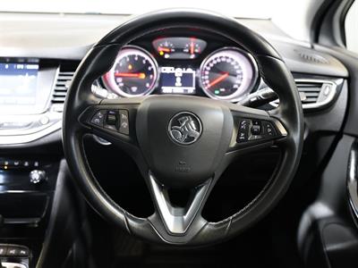 2018 Holden Astra - Thumbnail