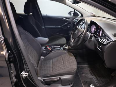 2018 Holden Astra - Thumbnail