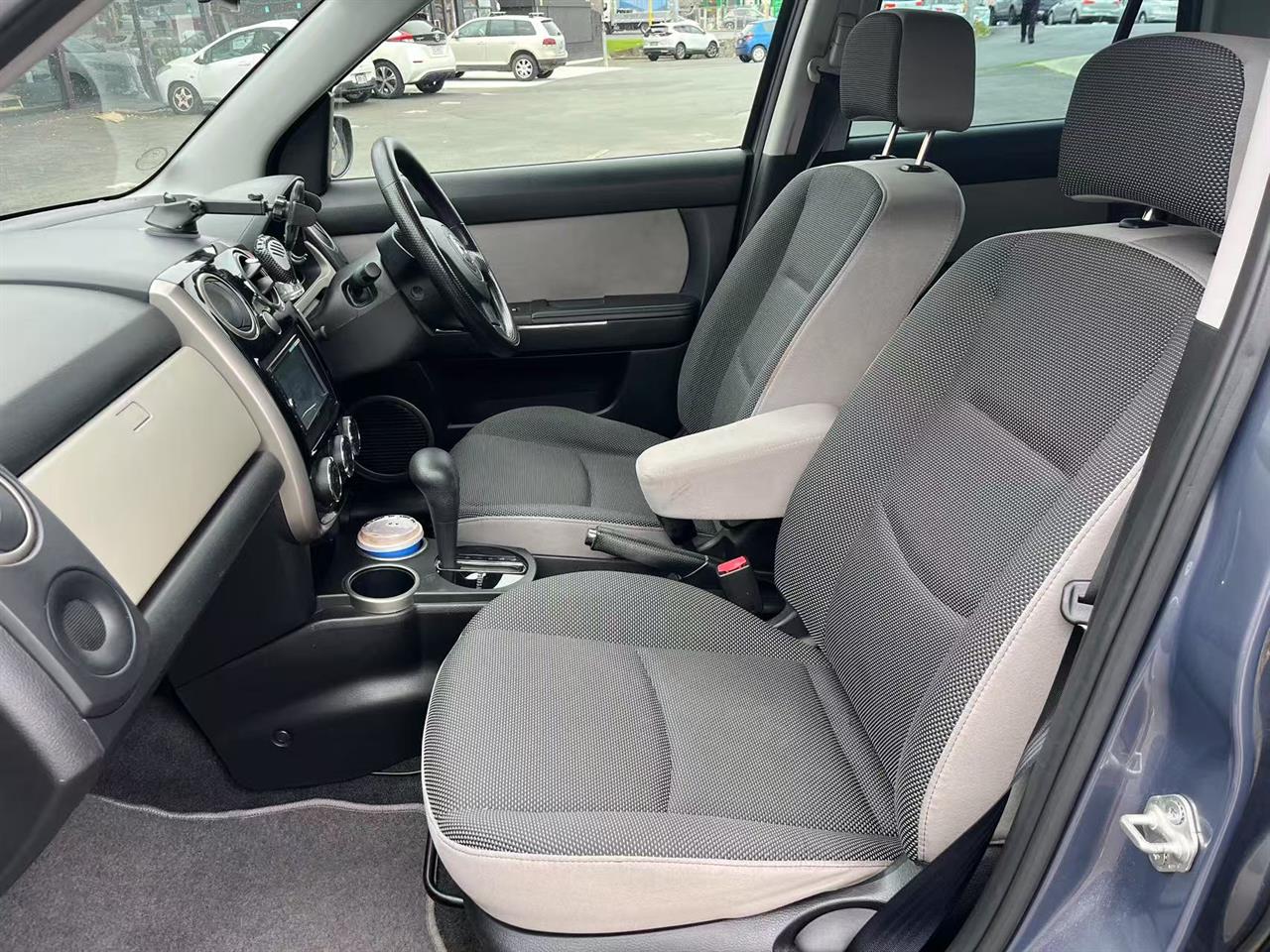 2009 Mazda Verisa