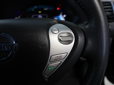 2017 Nissan Leaf - Thumbnail