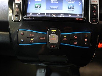 2017 Nissan Leaf - Thumbnail