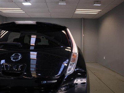 2017 Nissan Leaf - Thumbnail