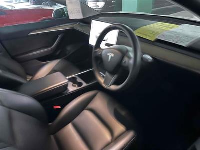 2022 Tesla Model 3 - Thumbnail