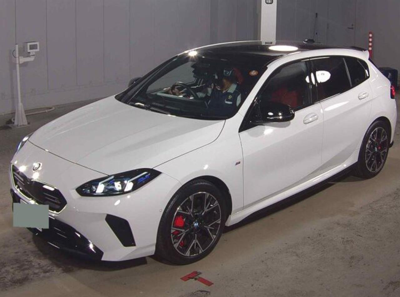 2025 BMW M135i