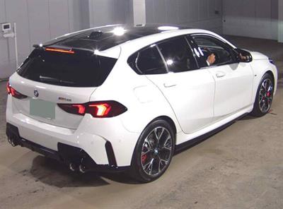 2025 BMW M135i - Thumbnail