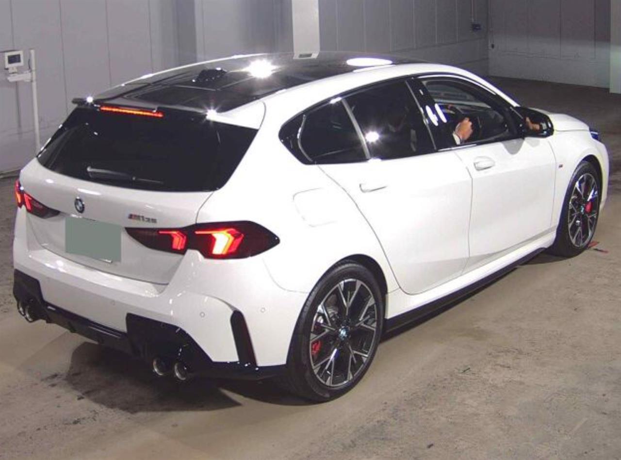 2025 BMW M135i