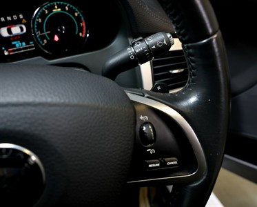2015 Jaguar XF - Thumbnail
