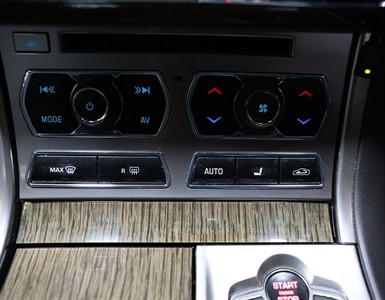 2015 Jaguar XF - Thumbnail