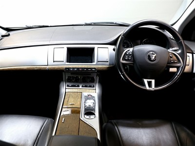 2015 Jaguar XF - Thumbnail