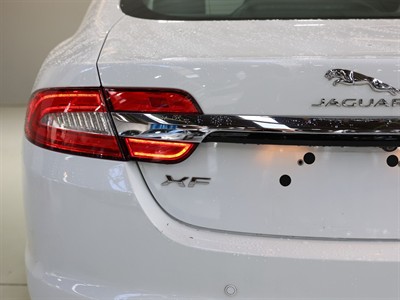 2015 Jaguar XF - Thumbnail