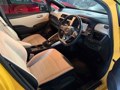 2019 Nissan Leaf - Thumbnail