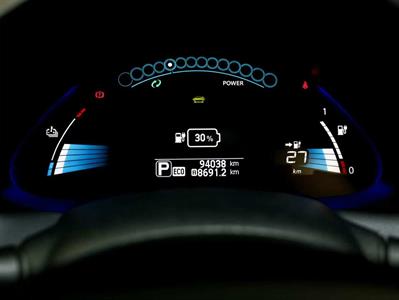 2015 Nissan Leaf - Thumbnail