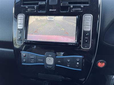 2015 Nissan Leaf - Thumbnail