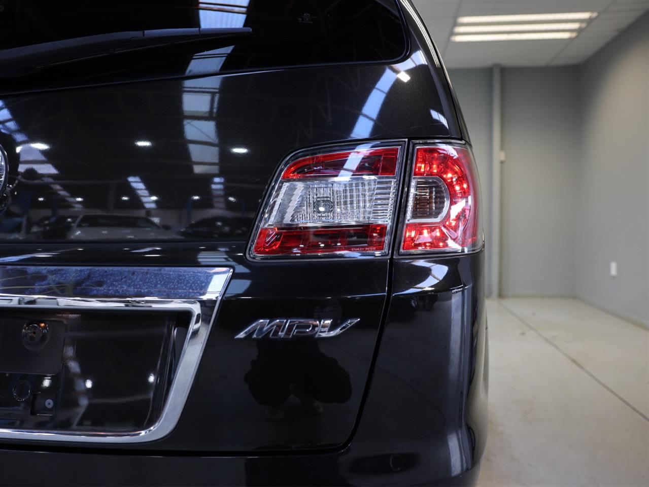 2008 Mazda MPV