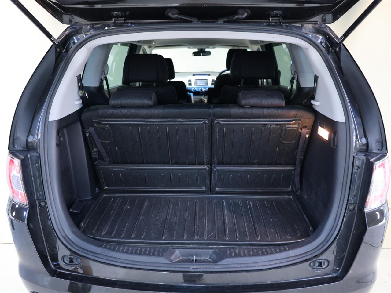 2008 Mazda MPV