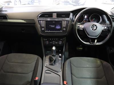 2017 Volkswagen Tiguan - Thumbnail