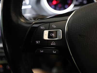 2017 Volkswagen Tiguan - Thumbnail