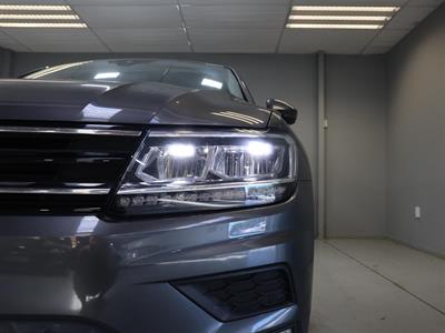 2017 Volkswagen Tiguan - Thumbnail