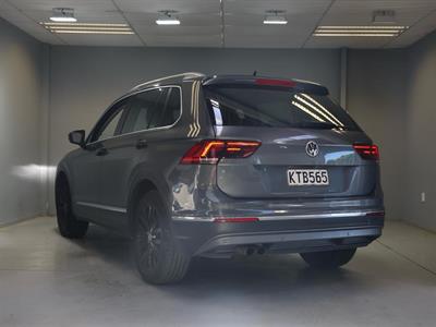 2017 Volkswagen Tiguan - Thumbnail