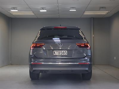 2017 Volkswagen Tiguan - Thumbnail