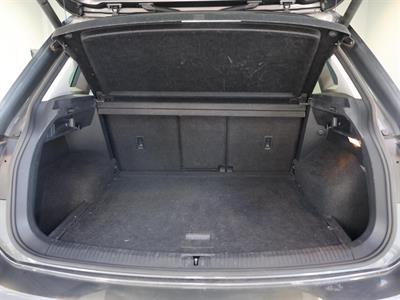 2017 Volkswagen Tiguan - Thumbnail