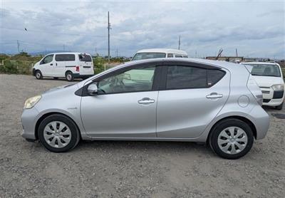 2012 Toyota Aqua - Thumbnail