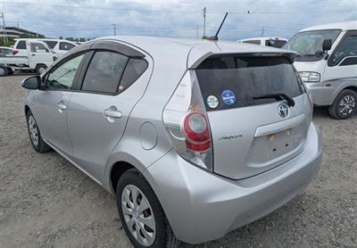 2012 Toyota Aqua - Thumbnail