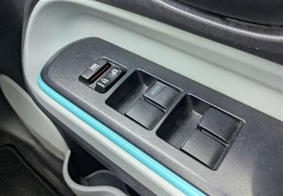 2012 Toyota Aqua - Thumbnail