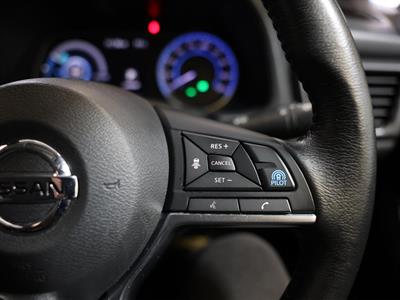 2019 Nissan Leaf - Thumbnail
