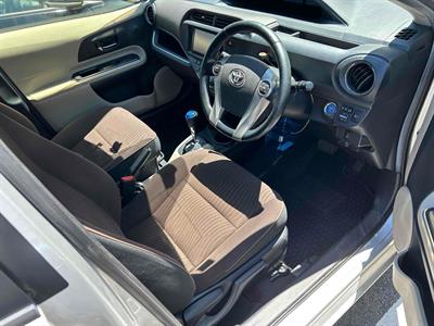 2013 Toyota Aqua - Thumbnail