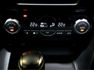 2013 Mazda Axela - Thumbnail