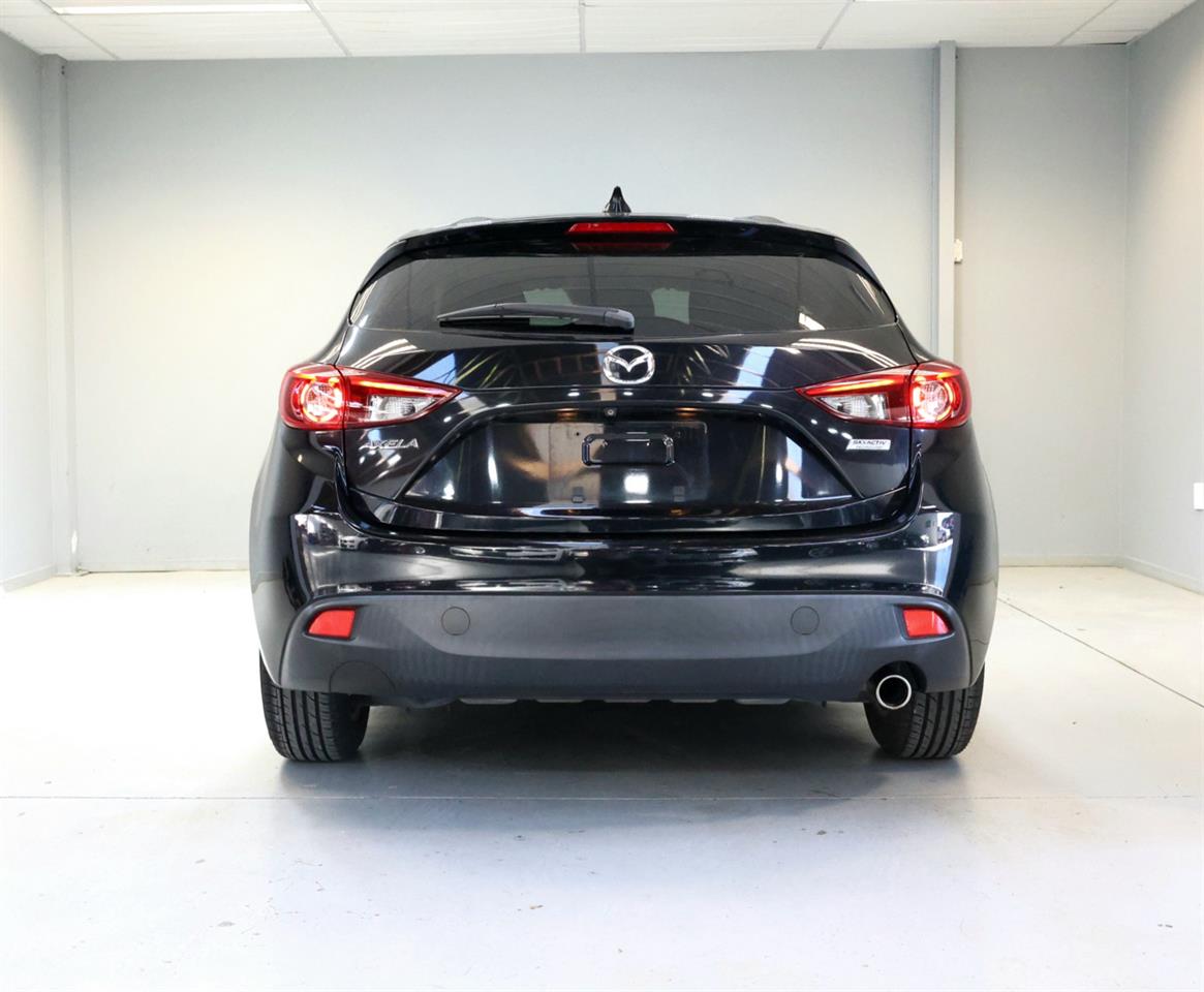 2013 Mazda Axela