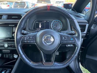 2017 Nissan Leaf - Thumbnail