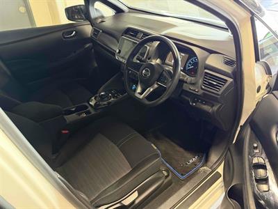 2021 Nissan Leaf - Thumbnail