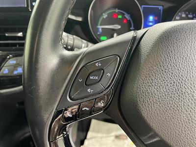 2018 Toyota C-HR - Thumbnail