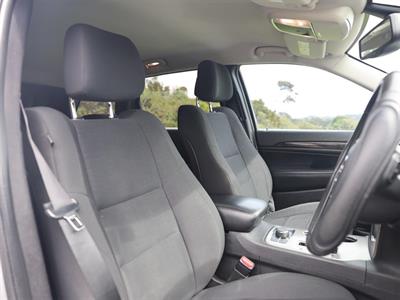 2013 Jeep Grand Cherokee - Thumbnail
