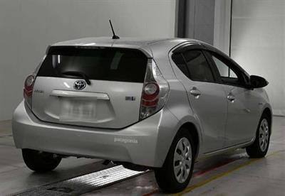 2013 Toyota Aqua - Thumbnail