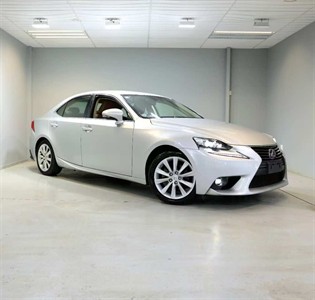 2015 Lexus IS 300H