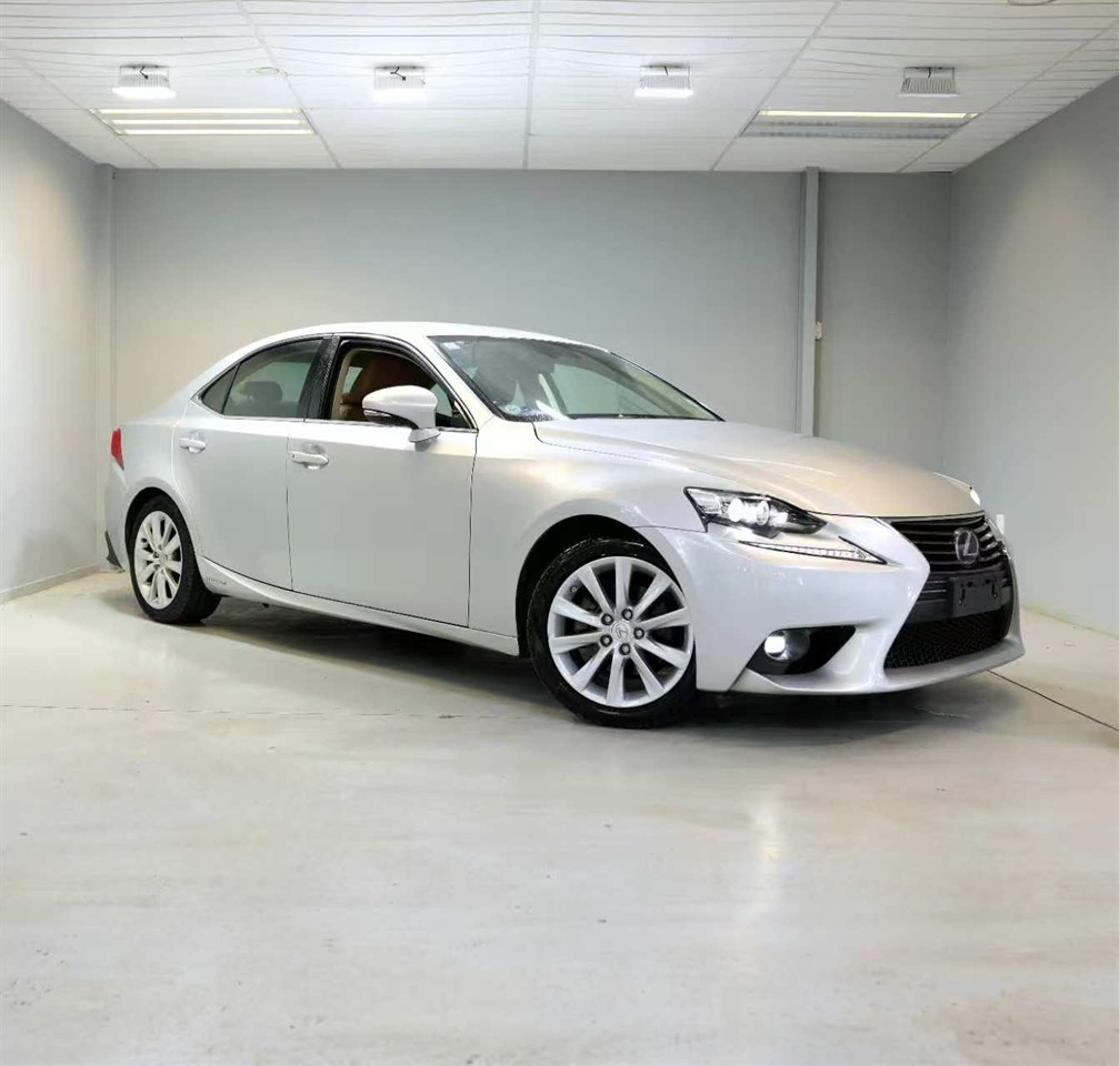 2015 Lexus IS 300H