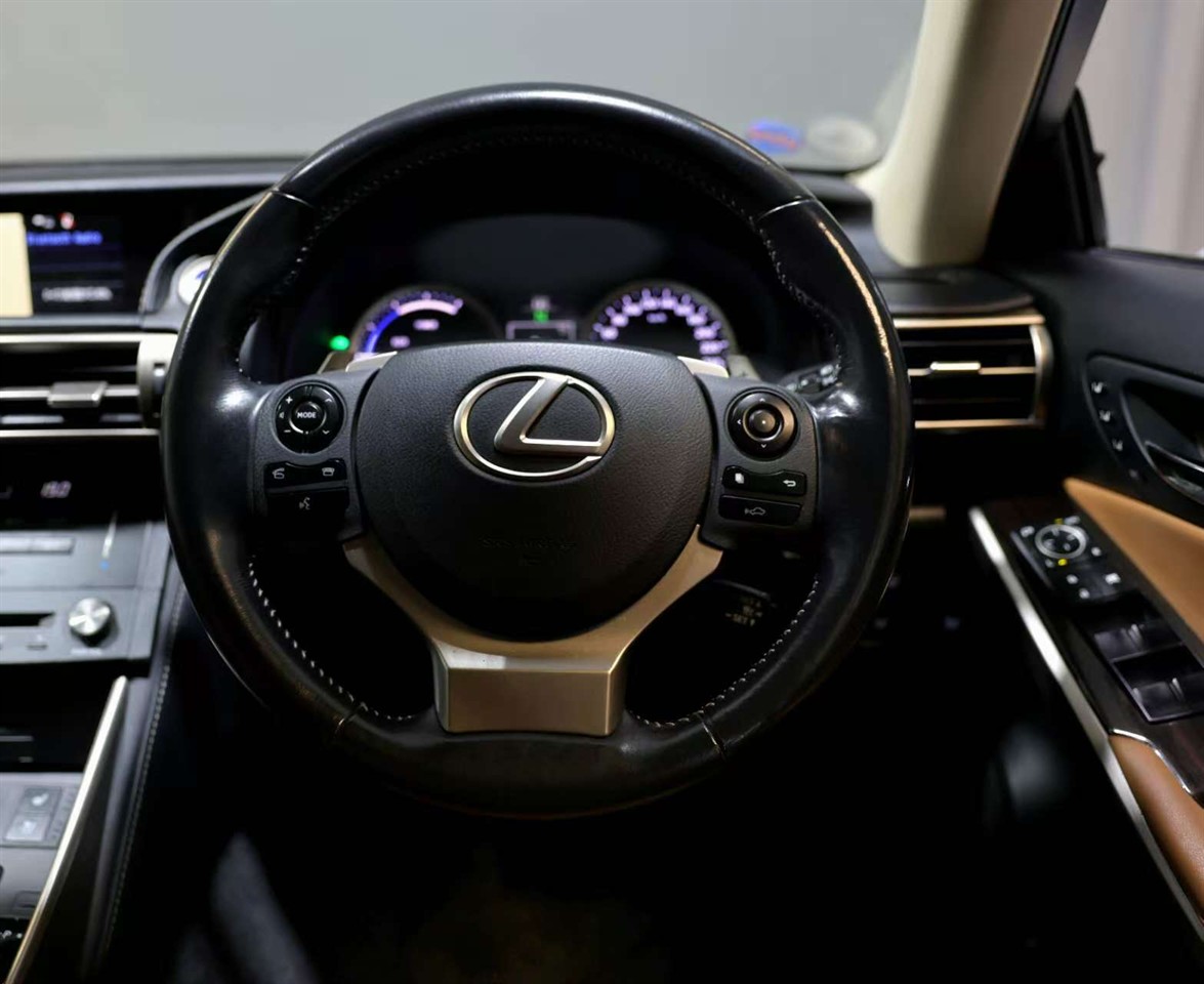 2015 Lexus IS 300H