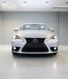 2015 Lexus IS 300H - Thumbnail
