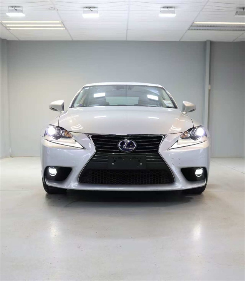 2015 Lexus IS 300H