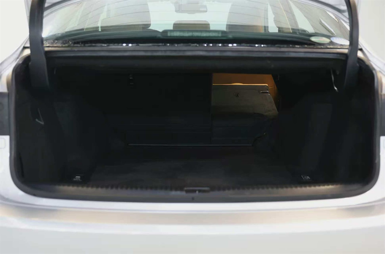 2015 Lexus IS 300H