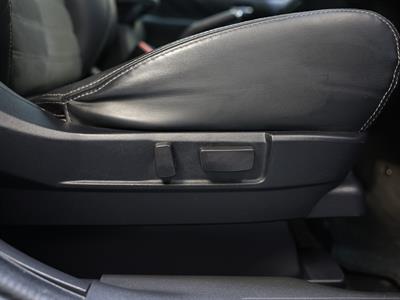 2015 Mitsubishi Outlander - Thumbnail
