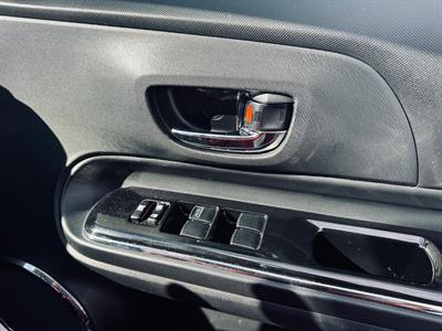 2015 Toyota Aqua - Thumbnail